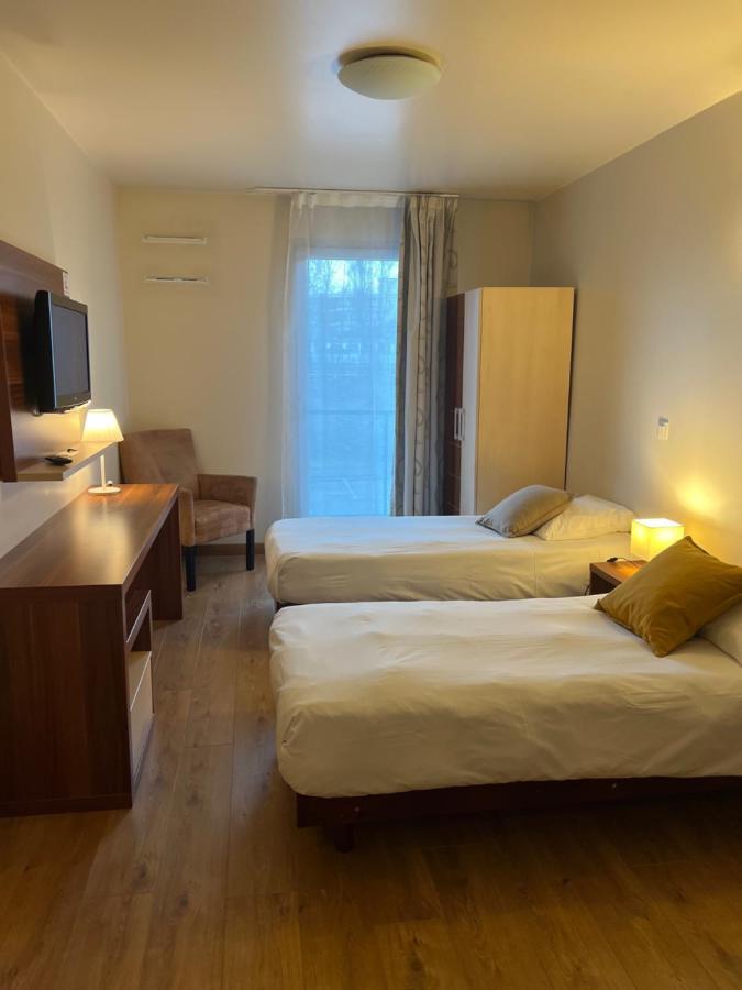 Villa Val Senart 1Ere Avenue Quincy-sous-Senart Bagian luar foto
