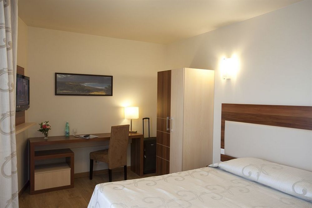 Villa Val Senart 1Ere Avenue Quincy-sous-Senart Bagian luar foto