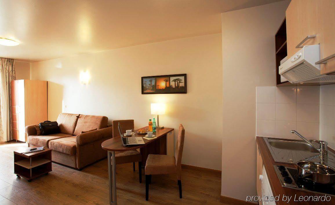Villa Val Senart 1Ere Avenue Quincy-sous-Senart Ruang foto