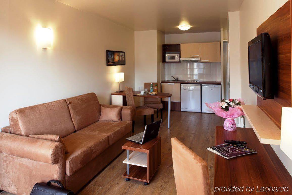 Villa Val Senart 1Ere Avenue Quincy-sous-Senart Ruang foto