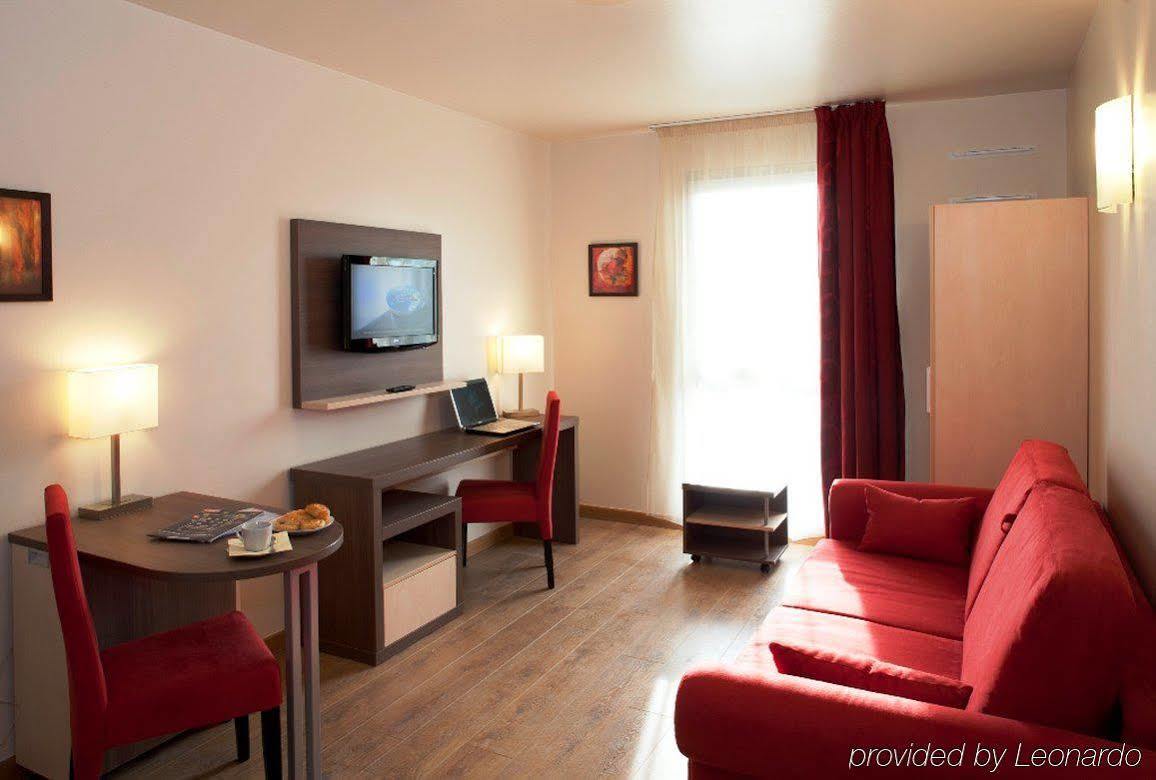Villa Val Senart 1Ere Avenue Quincy-sous-Senart Ruang foto